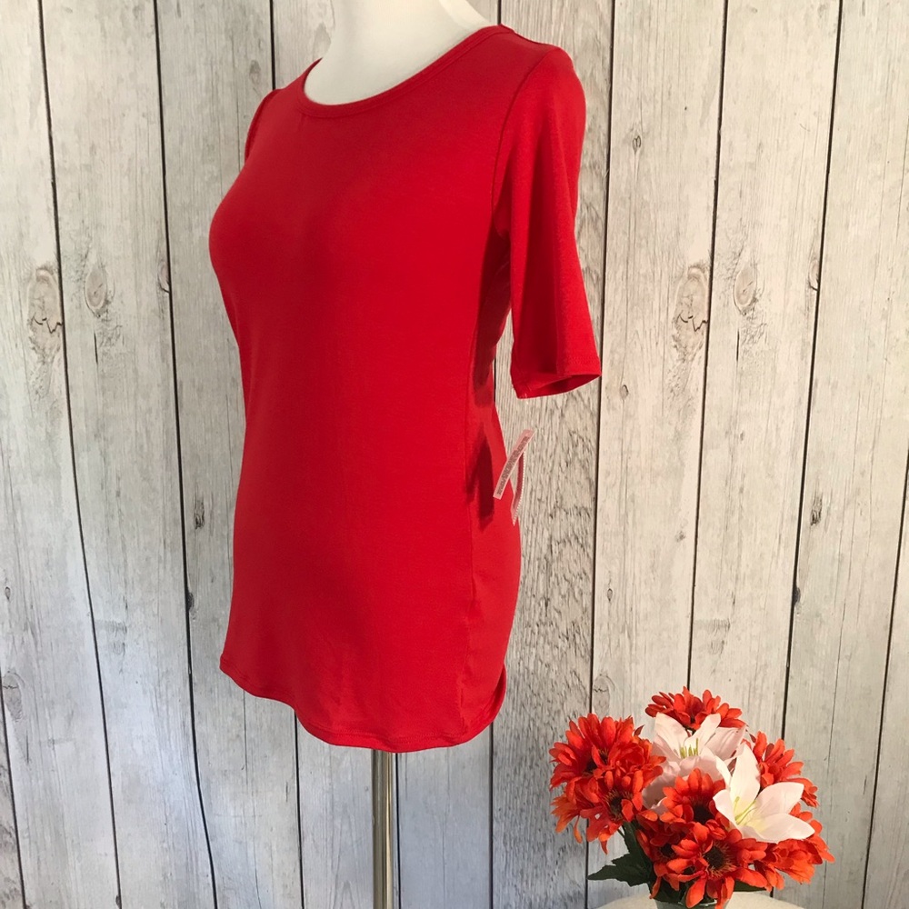 LuLaRoe Size XS GiGi Red Short Sleeve Shirt
